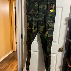Cabela's Green and Black Camouflage Pants